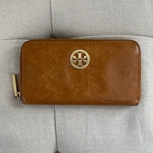Tory Burch Brown Leather Wallet
